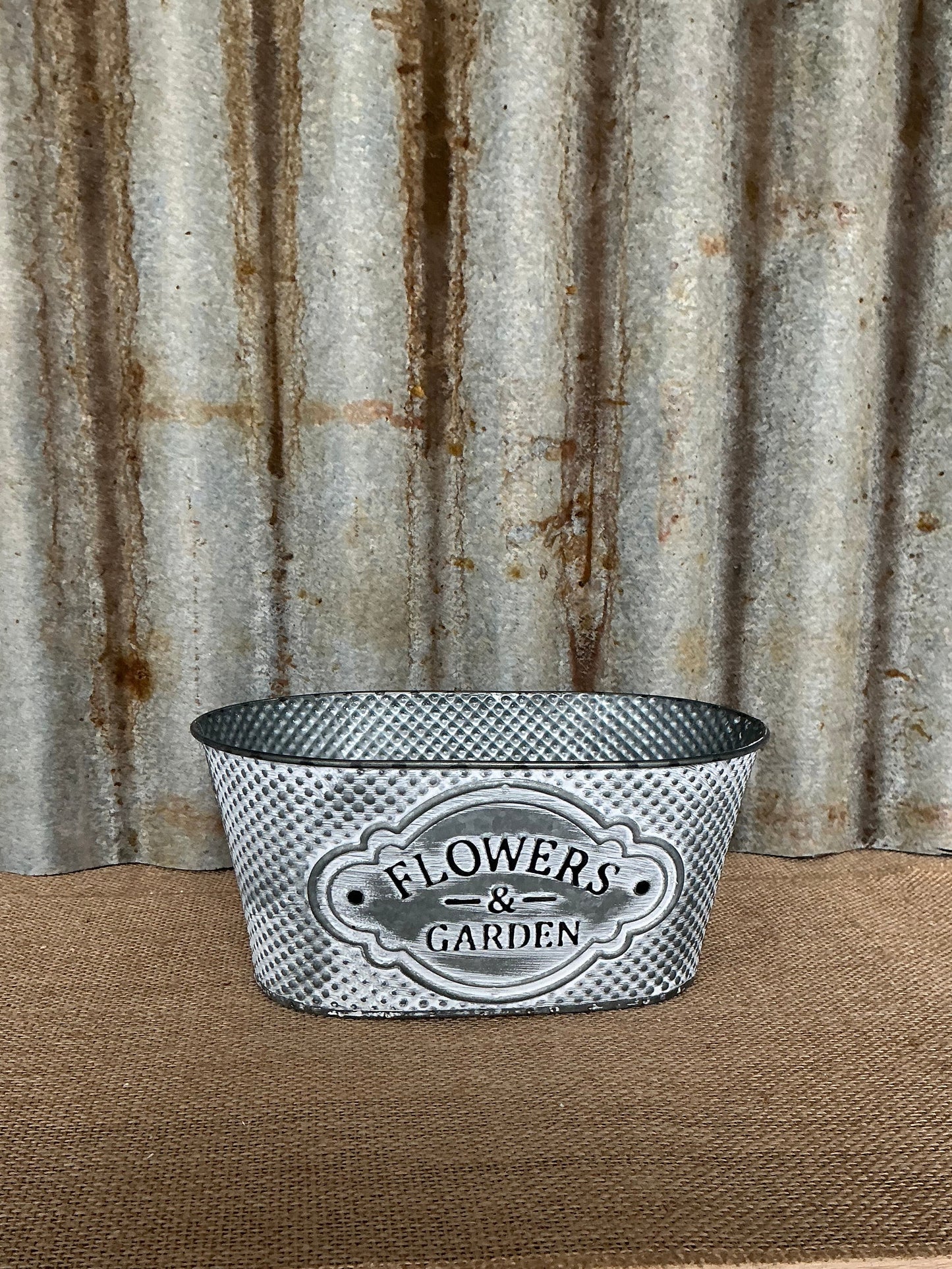 Metal Country Rustic Oval Pot